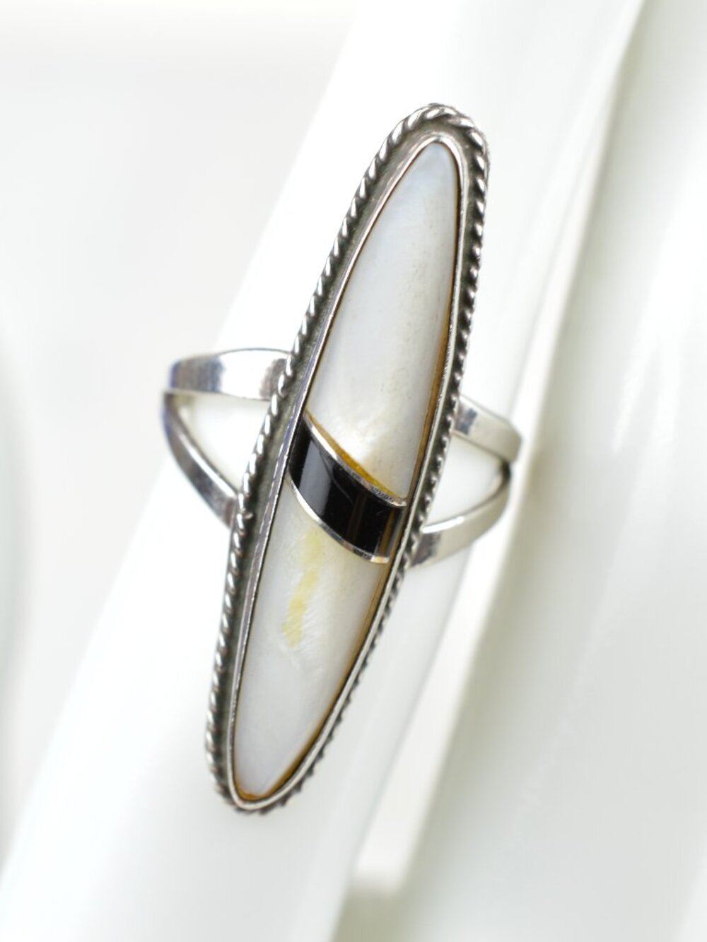 Vintage Zuni Sterling Silver Mother of Pearl Onyx Inlay Ring Size 5.5